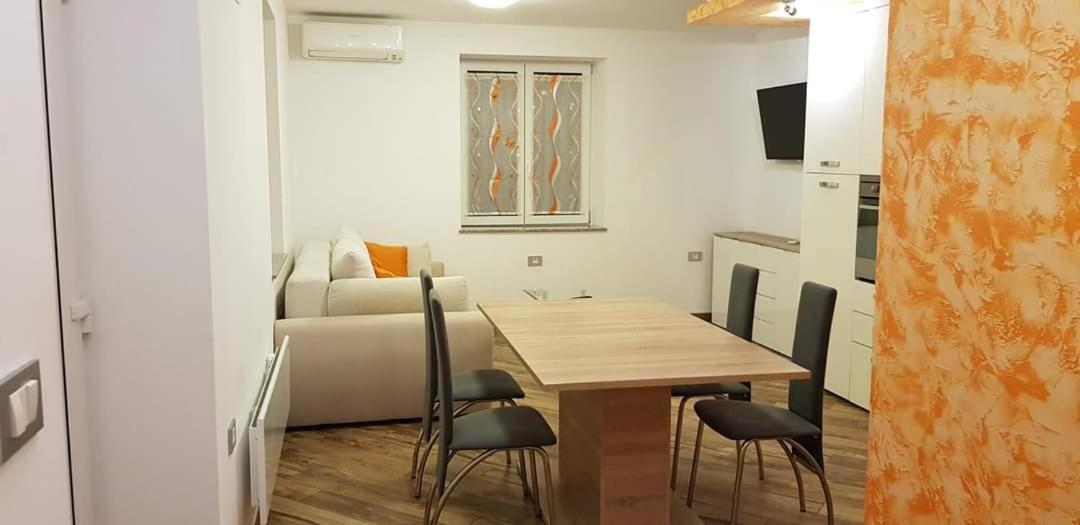 Apartments Villa Irena โคเปร์ ภายนอก รูปภาพ