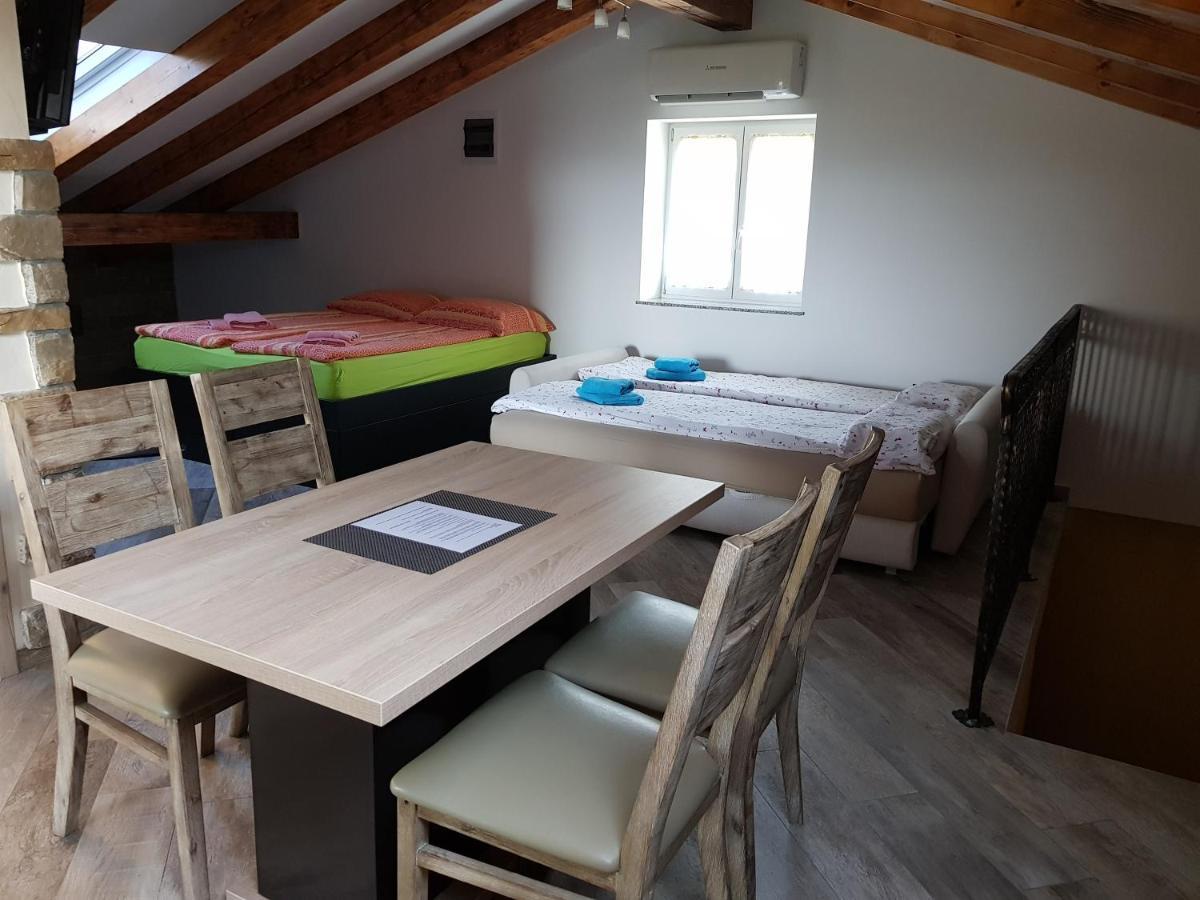 Apartments Villa Irena โคเปร์ ภายนอก รูปภาพ